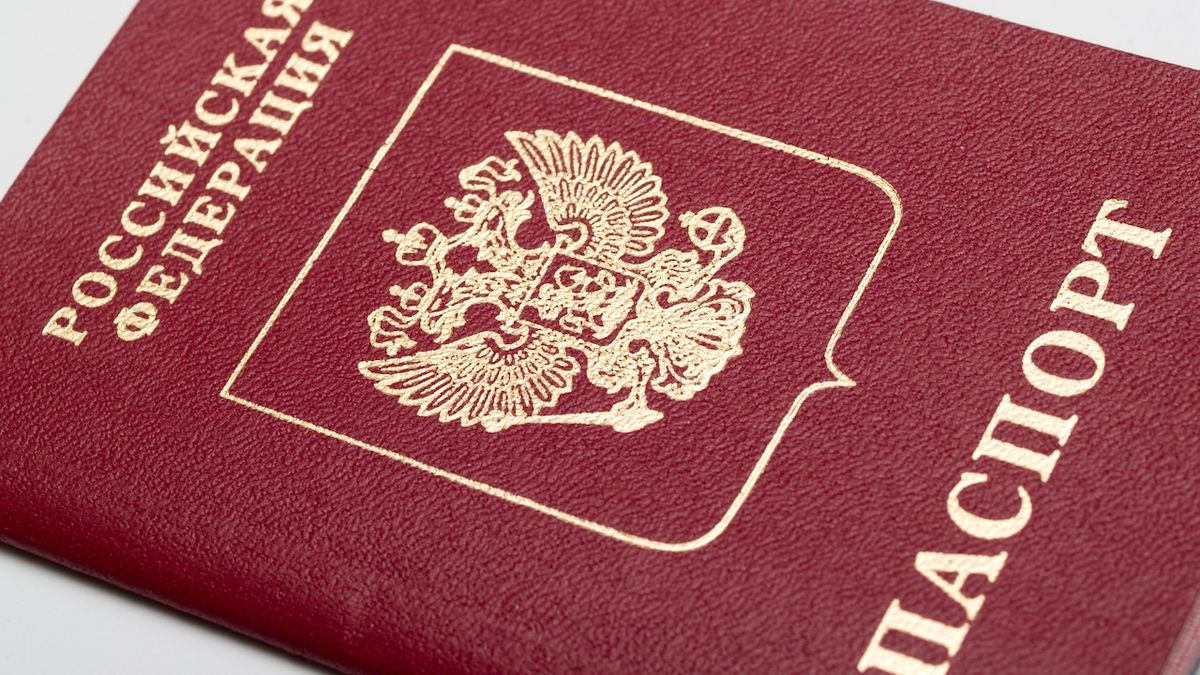 Vnitro chce prodloužit zákaz udělování víz Rusům a Bělorusům